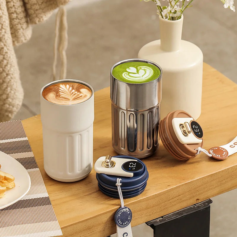 Thermo Kaffeebecher mit Smart Display