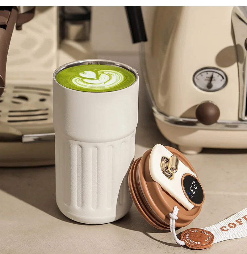 Thermo Kaffeebecher mit Smart Display