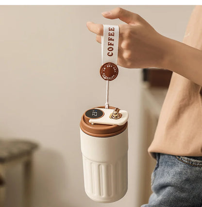 Thermo Kaffeebecher mit Smart Display