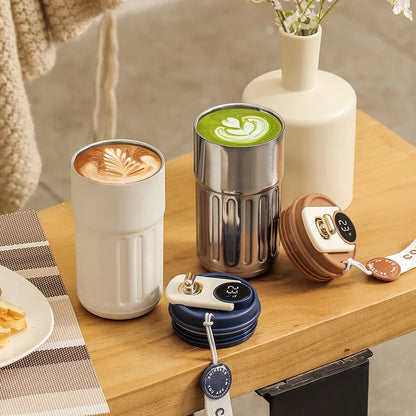 Thermo Kaffeebecher mit Smart Display