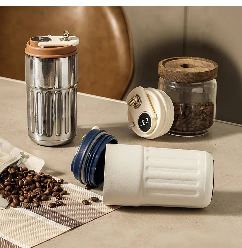 Thermo Kaffeebecher mit Smart Display